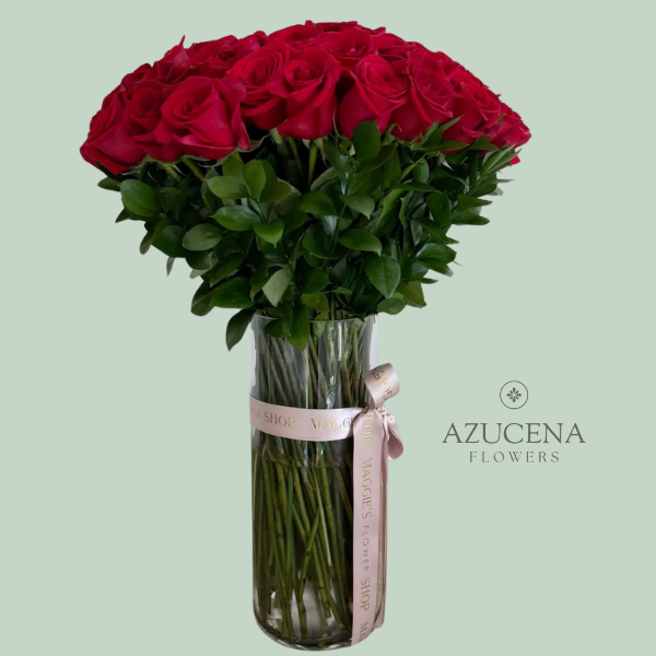 Florero con 50 Rosas Rojas — Azucena Florería