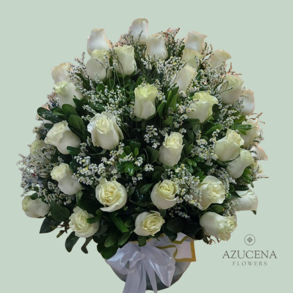 Arreglo con 50 Rosas Blancas — Azucena Florería