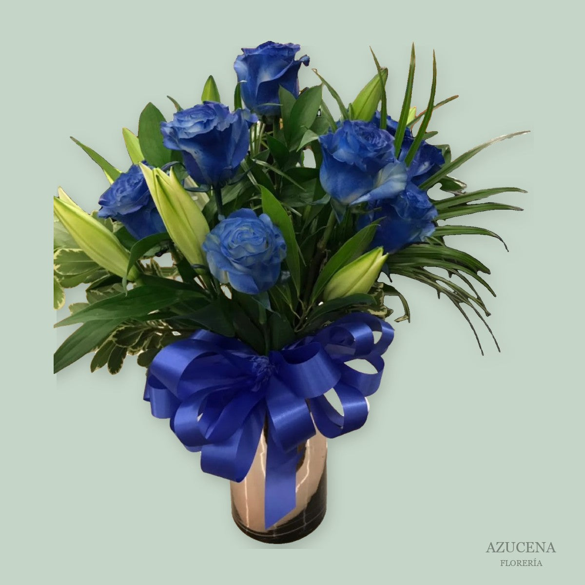 Florero con Rosas Azules y Liliums — Azucena Florería